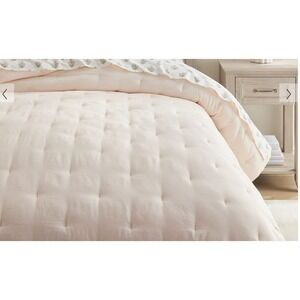 Pottery Barn Dream Super plush Comforter Full/Queen dusty pink cloud NO shams